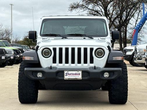 Bright White Clearcoat 2018 Jeep Wrangler Unlimited Sport