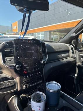 2019 RAM 2500 Laramie Crew Cab 4x4 6'4' Box