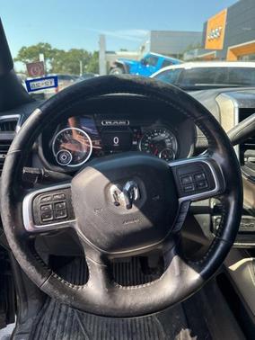2019 RAM 2500 Laramie Crew Cab 4x4 6'4' Box