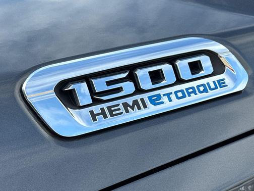 Granite Crystal Metallic Clearcoat 2022 RAM 1500 Laramie