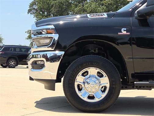 2025 RAM 2500 Tradesman Crew Cab 4x4 6'4' Box