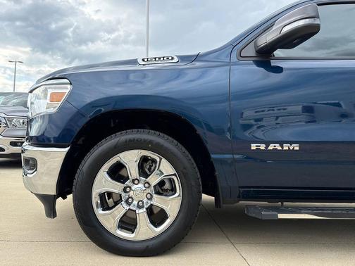 Patriot Blue Pearlcoat 2024 RAM 1500 Big Horn/Lone Star