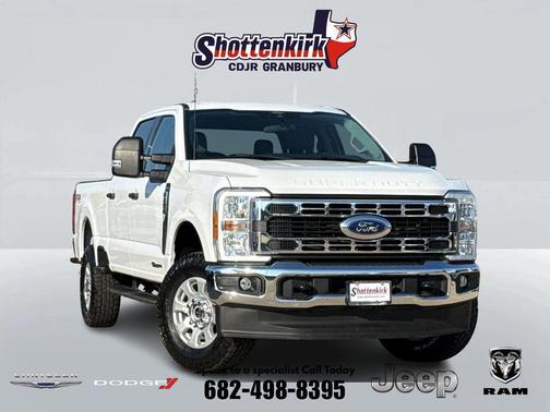 Oxford White 2024 Ford F-250 XLT