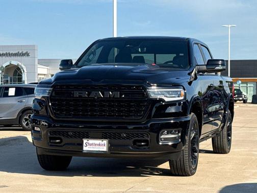 Diamond Black Crystal Pearlcoat 2026 RAM 1500 Limited