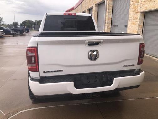 2022 RAM 2500 Laramie Crew Cab 4x4 6'4' Box