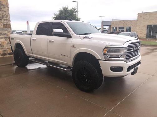 2022 RAM 2500 Laramie Crew Cab 4x4 6'4' Box