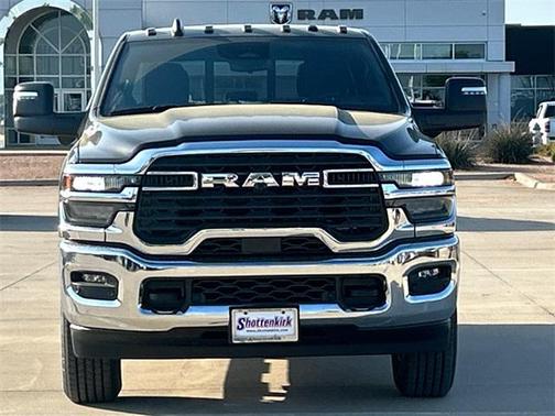 2025 RAM 2500 Tradesman Crew Cab 4x4 6'4' Box