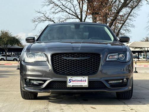 2023 Chrysler 300 Touring