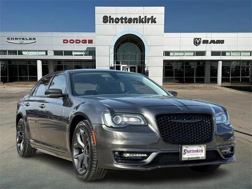 2023 Chrysler 300 Touring