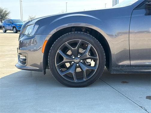 2023 Chrysler 300 Touring