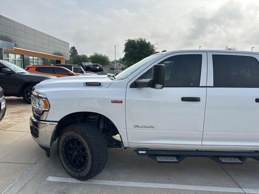 Bright White Clearcoat 2019 RAM 2500 Tradesman Crew Cab 4x4 6'4' Box
