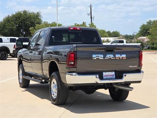 2025 RAM 2500 Tradesman Crew Cab 4x4 6'4' Box