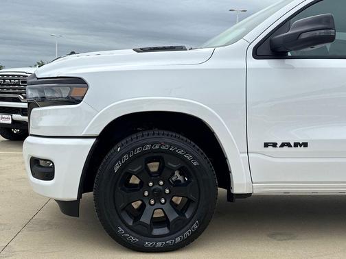 Bright White Clearcoat 2026 RAM 1500 Big Horn/Lone Star