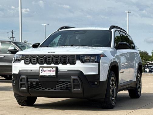 Bright White Clearcoat 2026 Jeep Cherokee Laredo 4x4