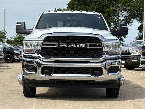 Bright White Clearcoat 2024 RAM 3500 Tradesman Crew Cab 4x4 8' Box