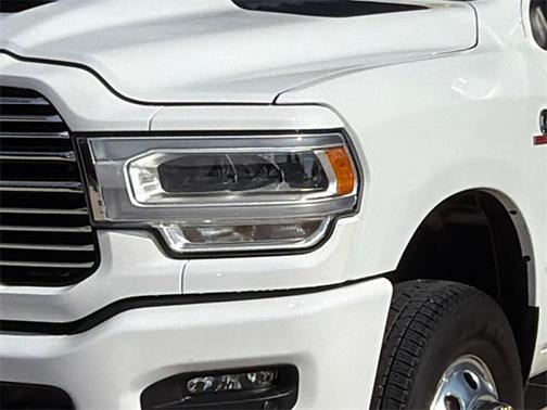 2024 RAM 3500 Laramie Crew Cab 4x4 8' Box