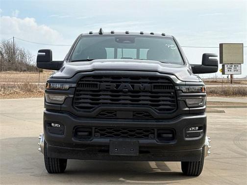 2025 RAM 3500 Tradesman Crew Cab 4x4 8' Box