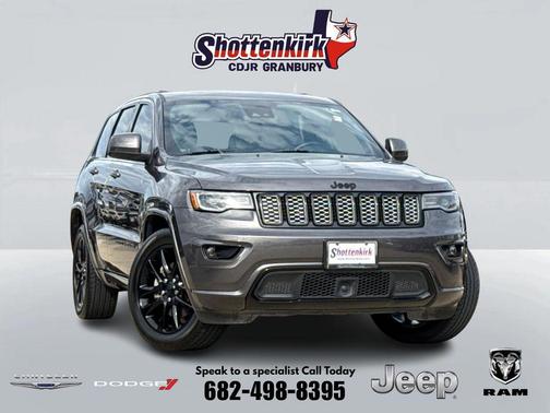 Granite Crystal Metallic Clearcoat 2021 Jeep Grand Cherokee Laredo
