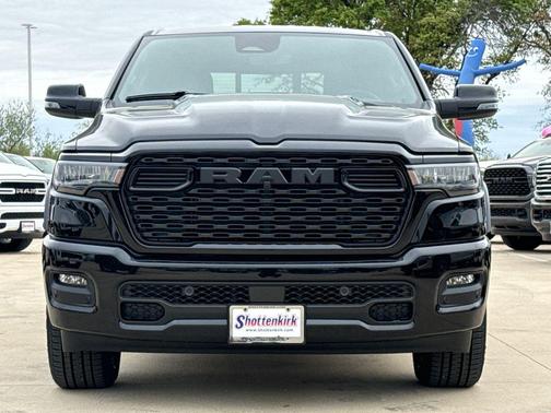 Diamond Black Crystal Pearlcoat 2026 RAM 1500 Big Horn/Lone Star