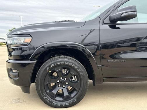 Diamond Black Crystal Pearlcoat 2026 RAM 1500 Big Horn/Lone Star
