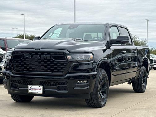 Diamond Black Crystal Pearlcoat 2026 RAM 1500 Big Horn/Lone Star