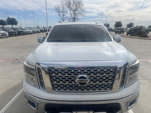 2017 Nissan Titan SL