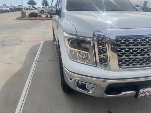 2017 Nissan Titan SL