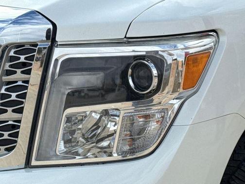 2017 Nissan Titan SL