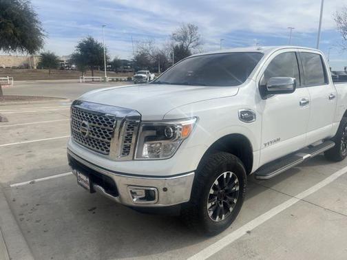 2017 Nissan Titan SL