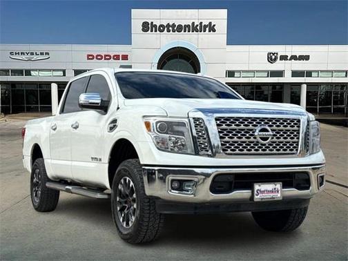 2017 Nissan Titan SL