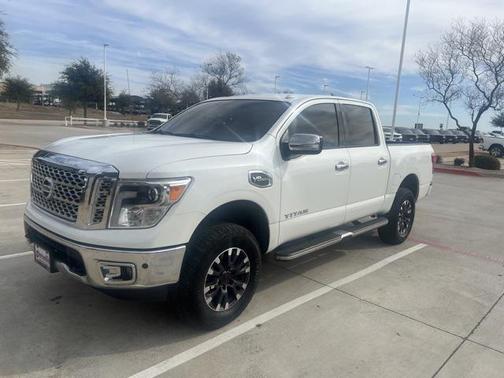 2017 Nissan Titan SL