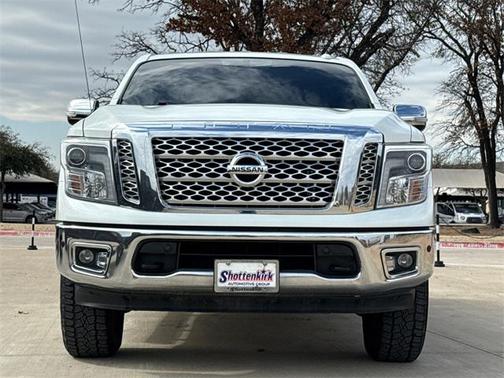2017 Nissan Titan SL