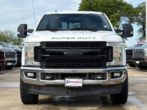 Oxford White 2017 Ford F-250 XLT