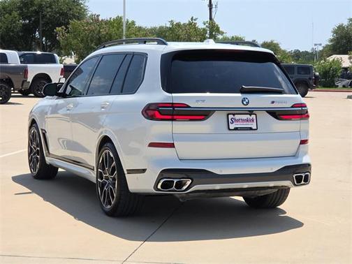 2025 BMW X7 M60i