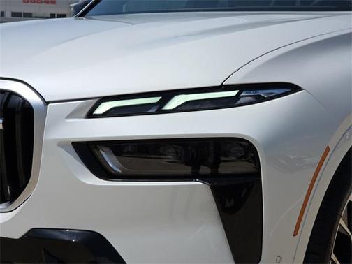 2025 BMW X7 M60i
