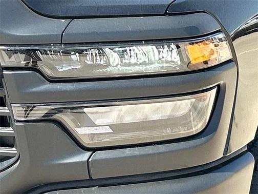 2025 RAM 2500 Tradesman Crew Cab 4x4 6'4' Box