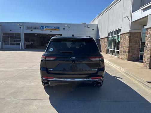 2022 Jeep Grand Cherokee 4xe Overland