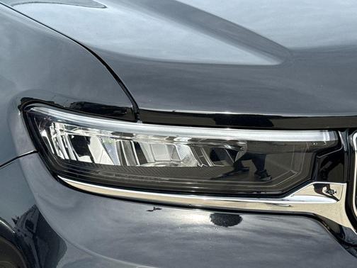 Diamond Black Crystal Pearlcoat 2022 Jeep Grand Cherokee 4xe Overland