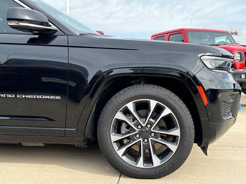 Diamond Black Crystal Pearlcoat 2022 Jeep Grand Cherokee 4xe Overland