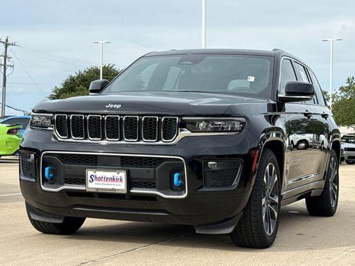 Diamond Black Crystal Pearlcoat 2022 Jeep Grand Cherokee 4xe Overland