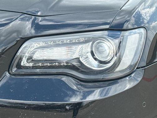 2022 Chrysler 300 Touring