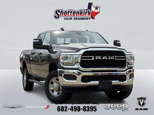 2023 RAM 2500 Tradesman Crew Cab 4x4 6'4' Box