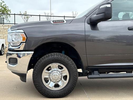 2023 RAM 2500 Tradesman Crew Cab 4x4 6'4' Box