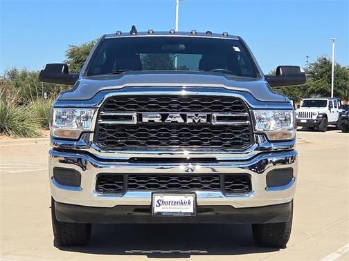 2021 RAM 2500 Tradesman Crew Cab 4x4 6'4' Box