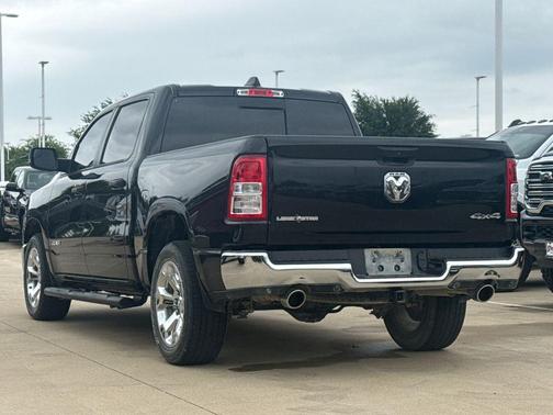 Diamond Black Crystal Pearlcoat 2024 RAM 1500 Big Horn/Lone Star