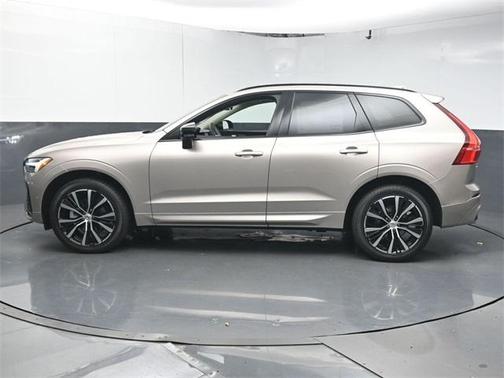 2025 Volvo XC60 B5 Plus
