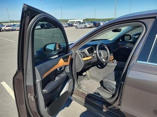 2024 Volvo XC90 B6 Plus Bright Theme 7-Seater