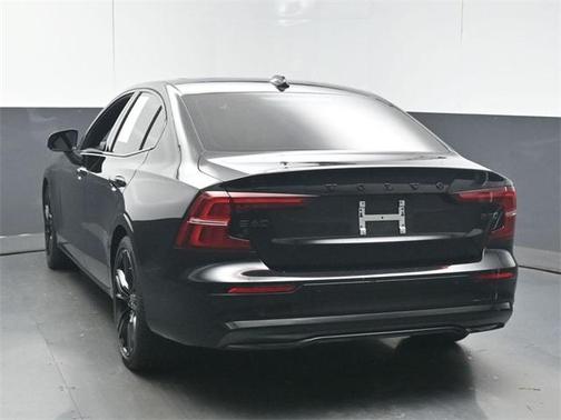 2024 Volvo S60 B5 Plus Black Edition