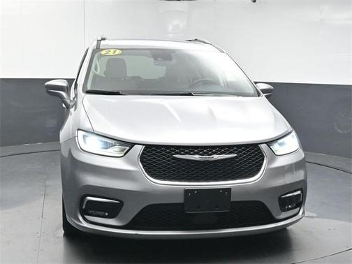 2021 Chrysler Pacifica Touring-L
