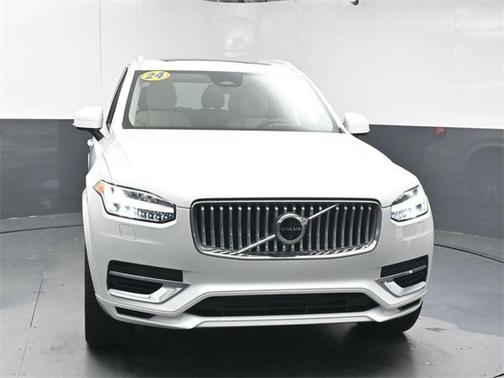2024 Volvo XC90 Recharge Plug-In Hybrid T8 Ultimate Bright Theme 7-Seater